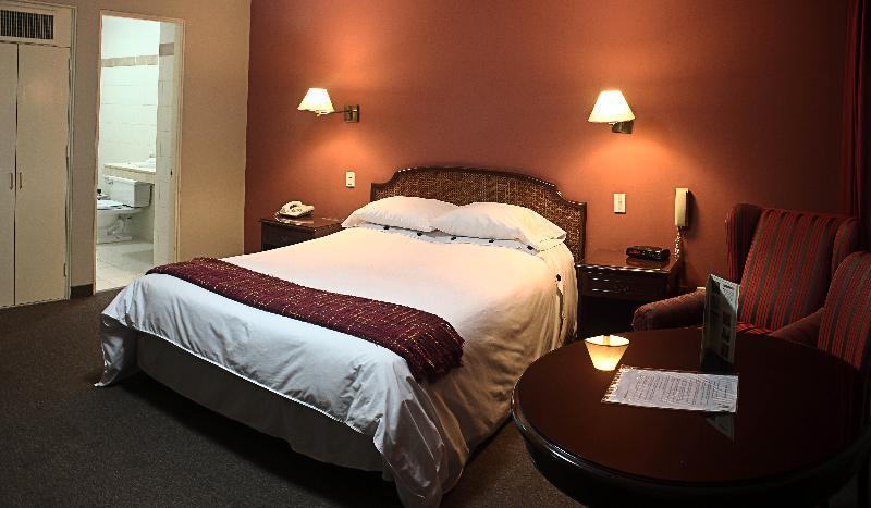Suites Plaza Las Flores リマ エクステリア 写真
