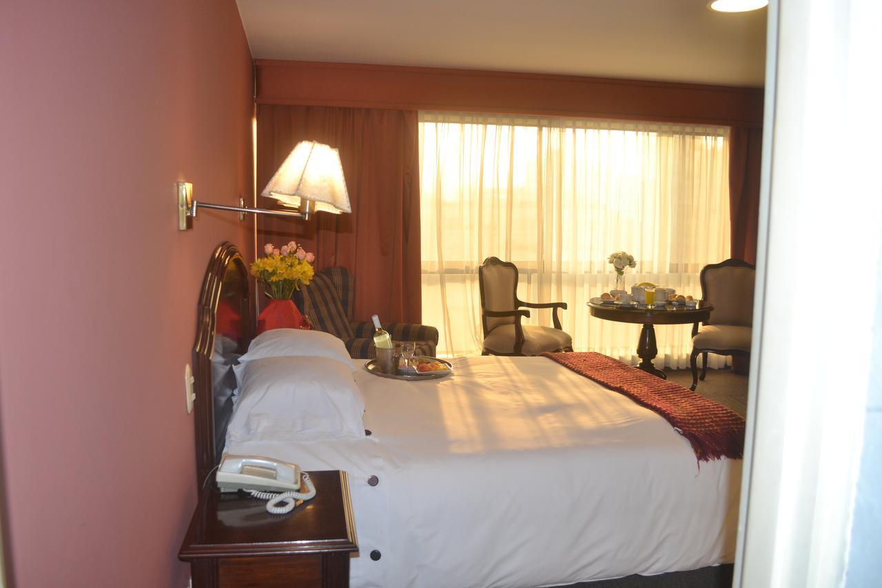 Suites Plaza Las Flores リマ エクステリア 写真
