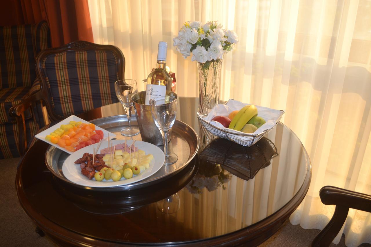 Suites Plaza Las Flores リマ エクステリア 写真
