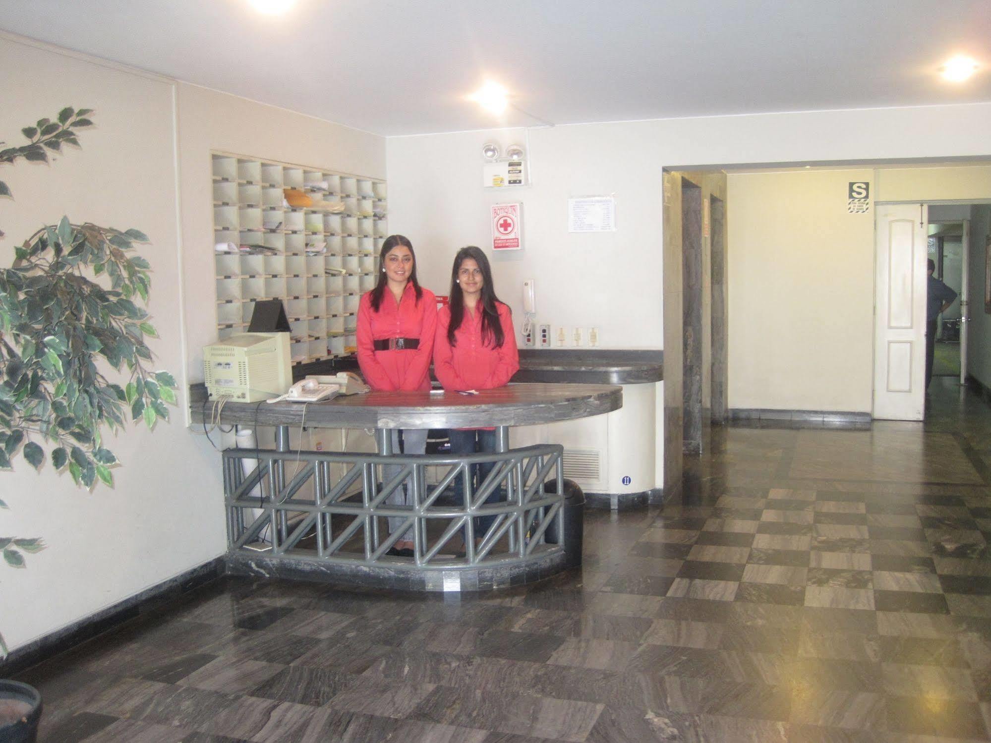 Suites Plaza Las Flores リマ エクステリア 写真