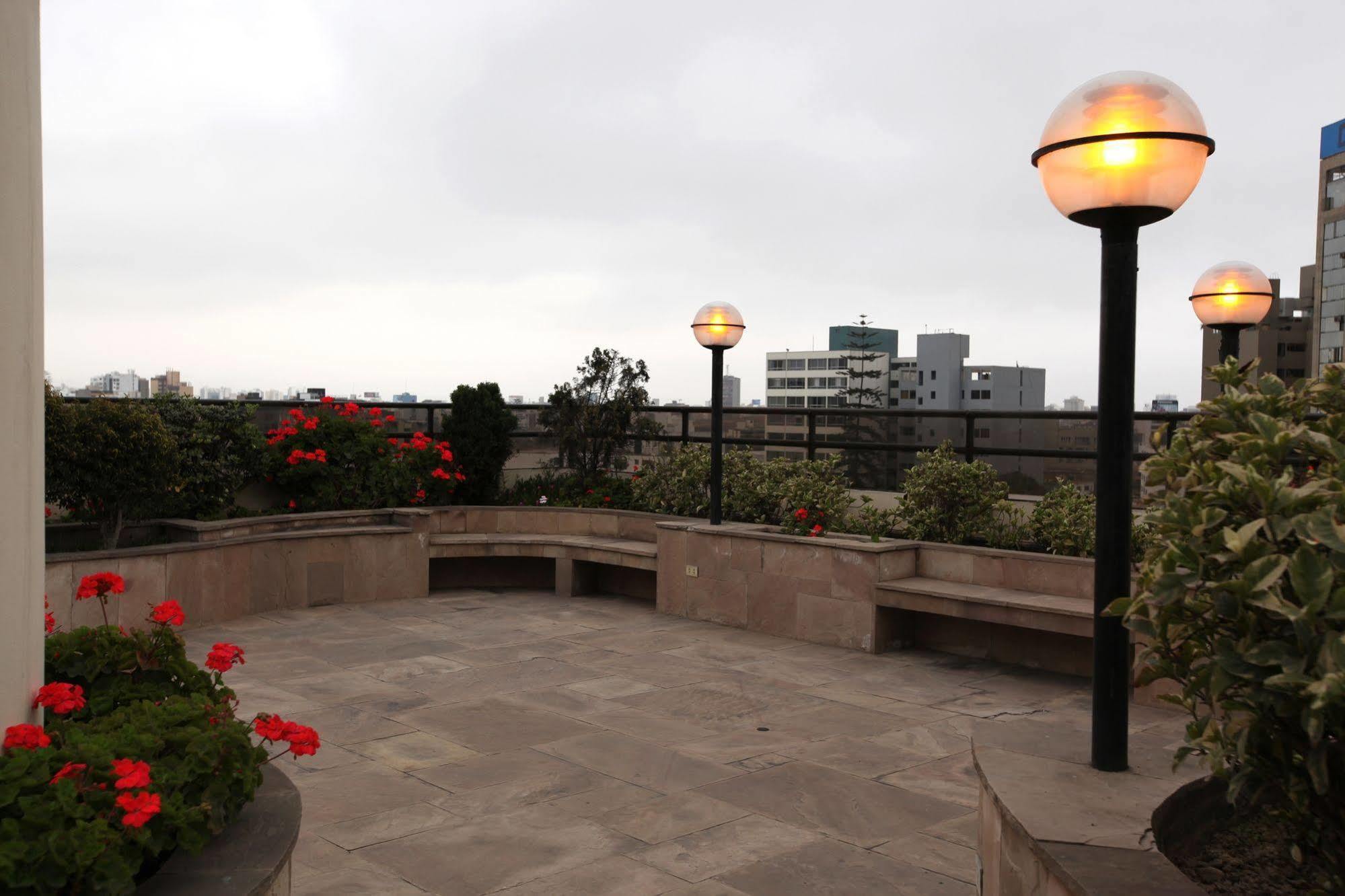 Suites Plaza Las Flores リマ エクステリア 写真