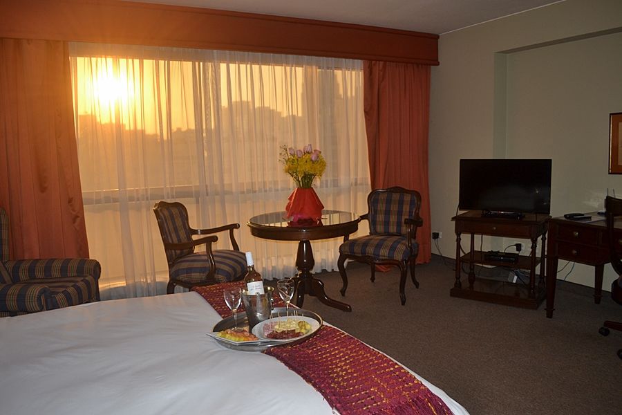 Suites Plaza Las Flores リマ エクステリア 写真
